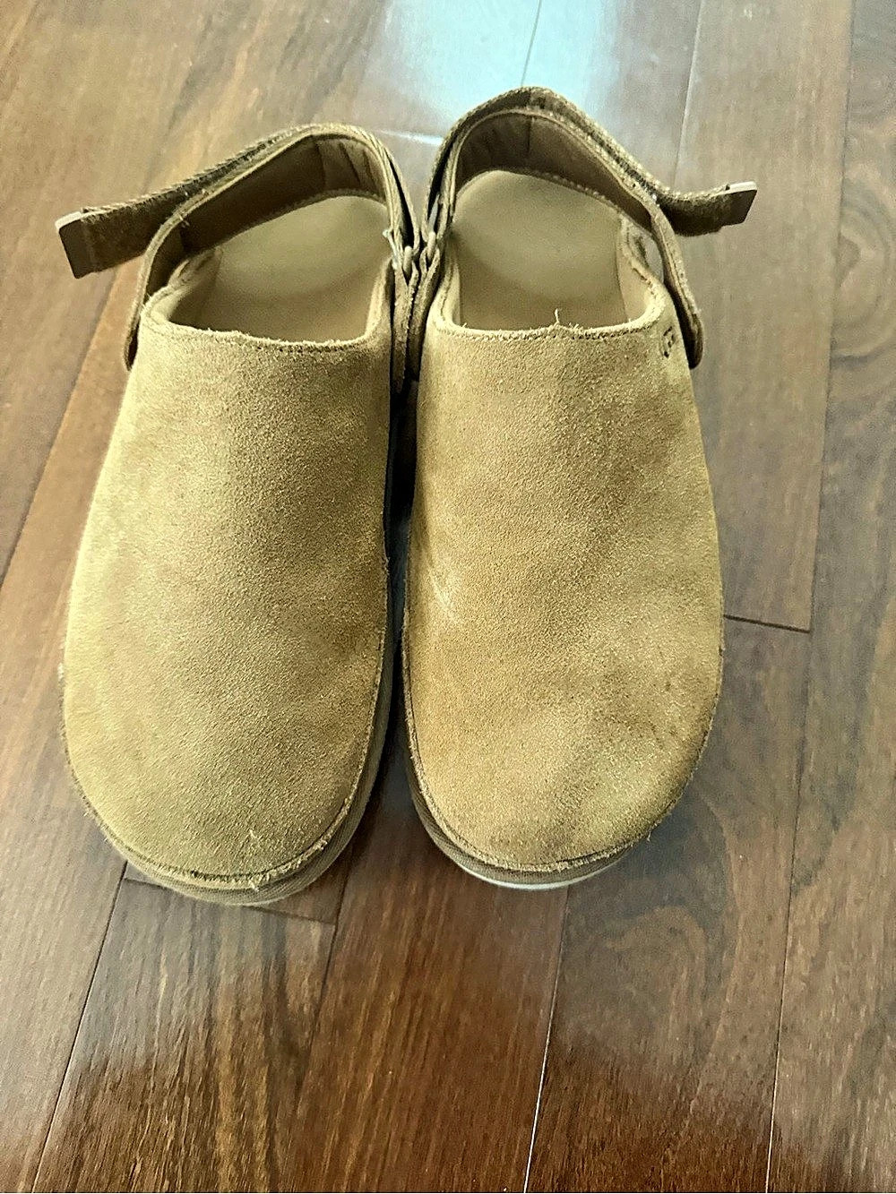 UGG Goldenstar Clog Suede Brown